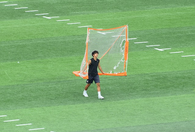 让我们拭目